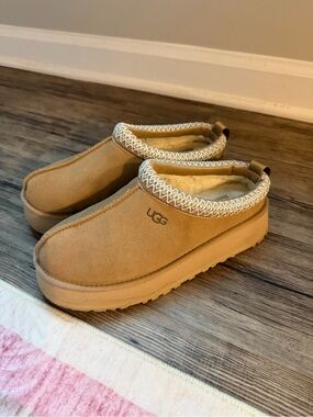 UGG Tazz II Platform Slip-On Slippers - Sand